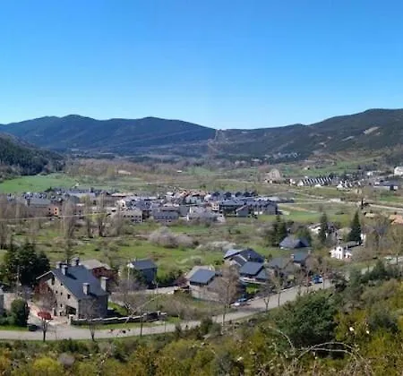 El Nido Del Pirineo Estilo Y Calidez En 比利亚努亚