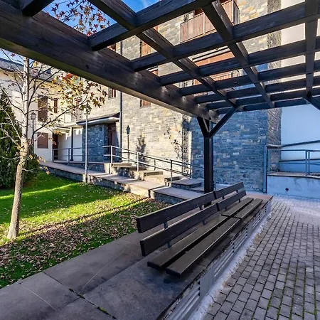 El Nido Del Pirineo Estilo Y Calidez En Apartamento Villanúa