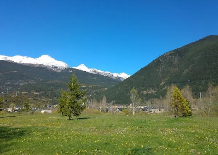 El Nido Del Pirineo Estilo Y Calidez En Villanúa